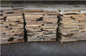 Porfido Val Cembra Floor Slabs with Irregular Edges