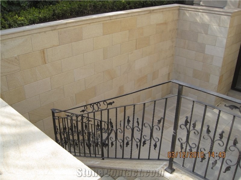 New G682 Polished Flooring Golden Yellow Granite Tiles