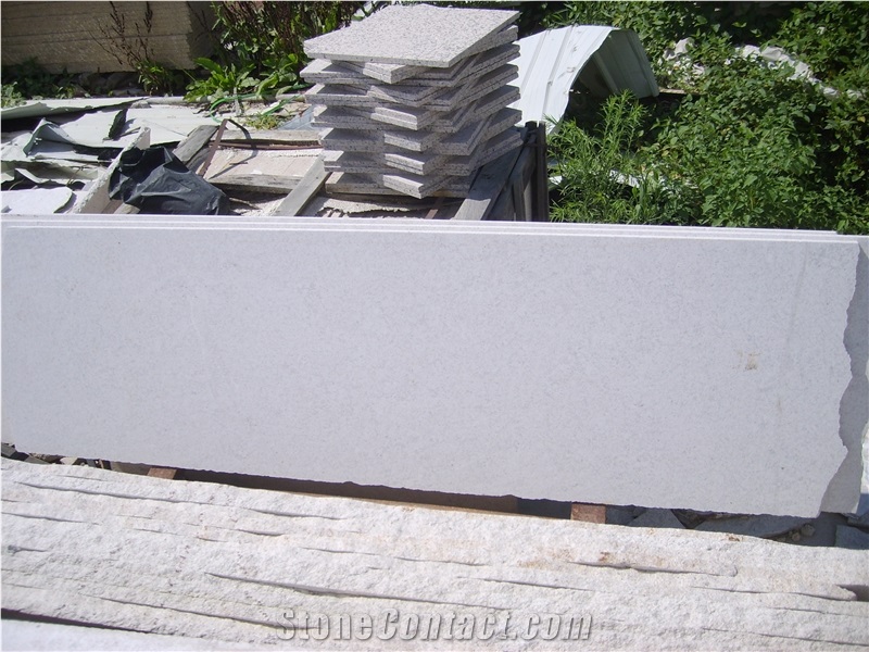 China Pearl White Granite Tiles Panel Wall Cladding for Building