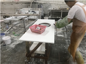 Pure White Quartz Bath Countertop from Factory Directly Supply Moreonyx