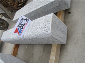 China Cheap G383 Light Grey Granite Flamed Round Road Side Curbstones