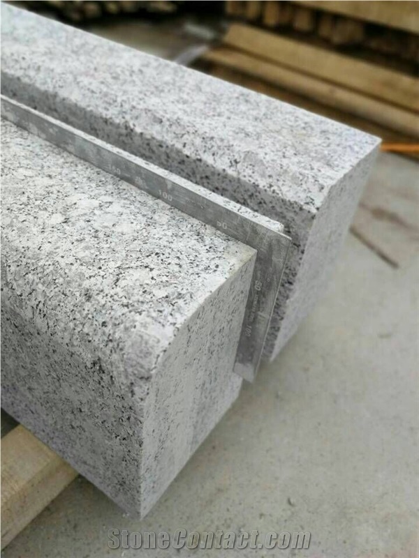 China Cheap G383 Light Grey Granite Flamed Round Road Side Curbstones