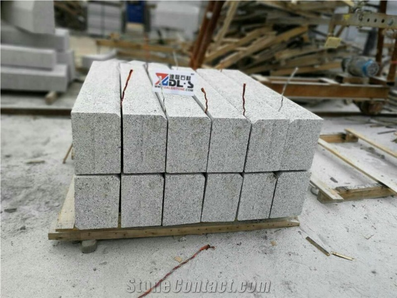 China Cheap G383 Light Grey Granite Flamed Round Road Side Curbstones
