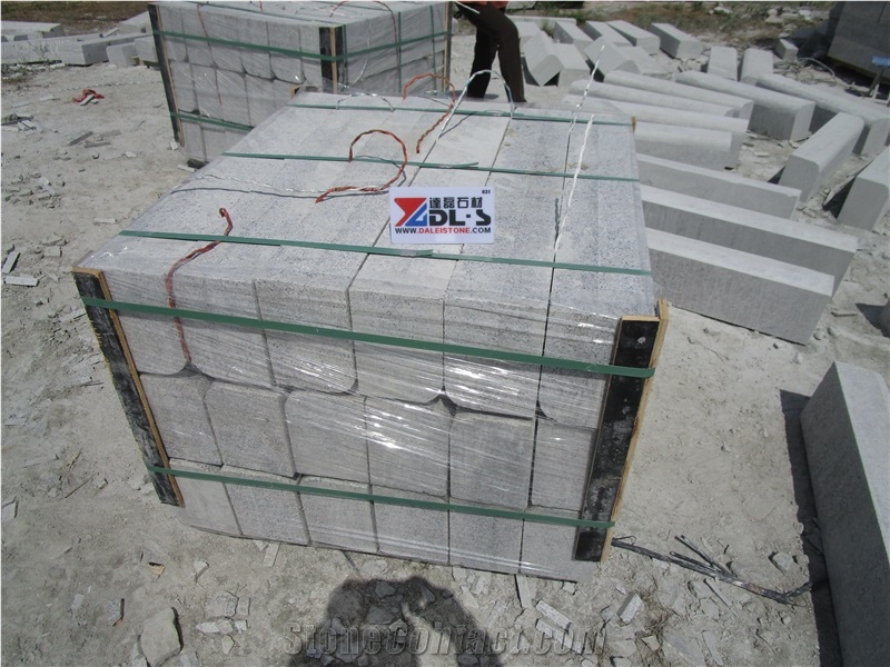 China Cheap G383 Light Grey Granite Flamed Round Road Side Curbstones