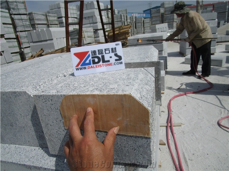 Zhaoyuan Pearl Flower G383 Cheap Grey Granite Flamed Bevel Road Kerbs