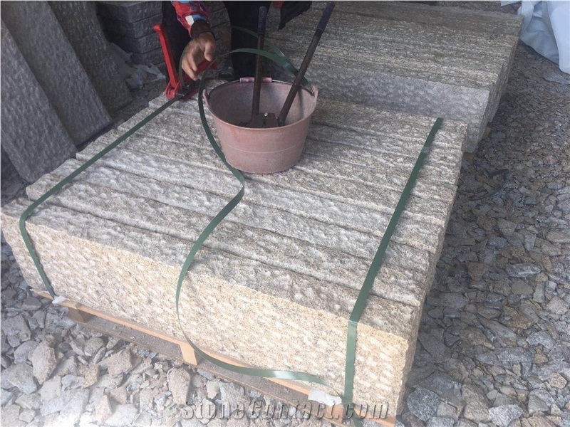 Golden Rusty Granite Pineapple G682 Curbstone