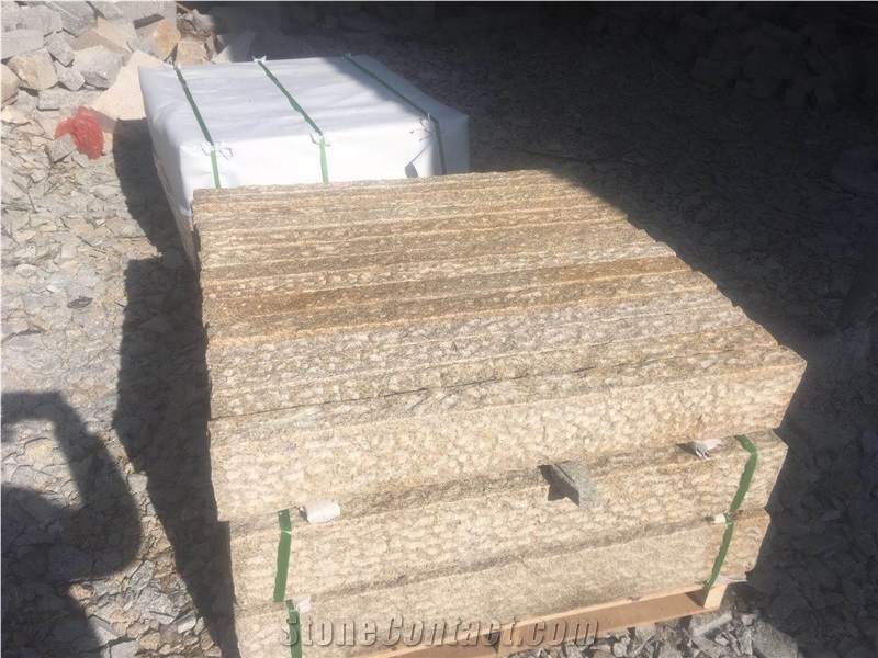 Golden Rusty Granite Pineapple G682 Curbstone