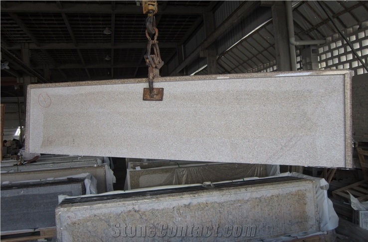 Polished Rusty Yellow G682 Yellow Granite Kitchen Countertops
