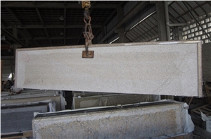 Polished Rusty Yellow G682 Yellow Granite Kitchen Countertops