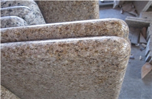 Polished Rusty Yellow G682 Yellow Granite Kitchen Countertops