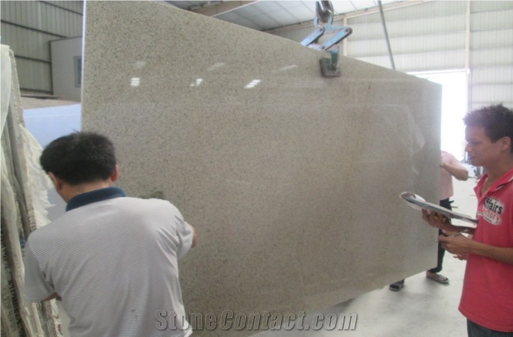 Rusty Yellow G682 Granite Big Slab Yellow Granite Kitchen Counter