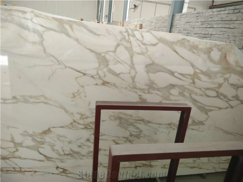 White Marble Calcatta Gold Column