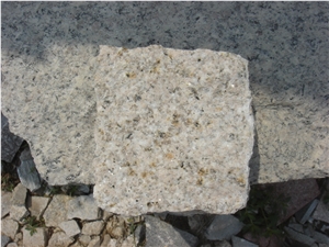 G682 Yellow Cobble Stone