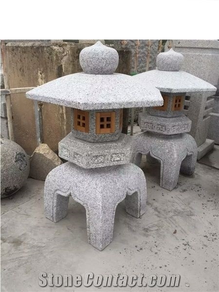 Japanese Stone Lantern Kodai Yukimi with Wooden Frames, Yukimi Gata