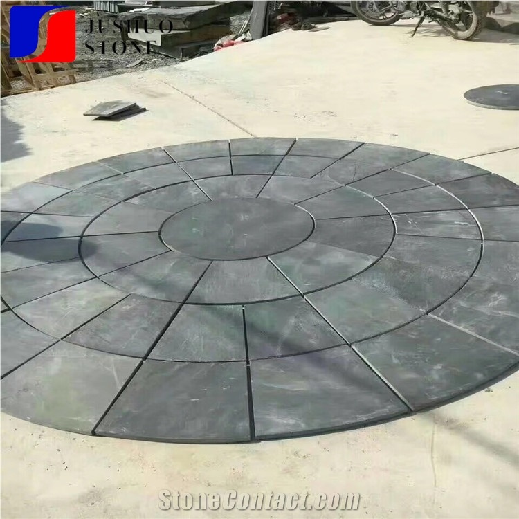 Fanshaped Feature Wall Irregularity Grey Paving Stone Split Slate