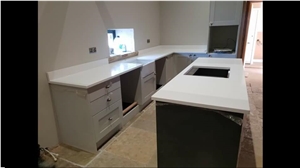 Pure White Quartz Kitchen Countertop