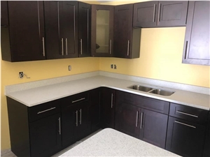 Quartz Countertop and Kitchen Cabinet