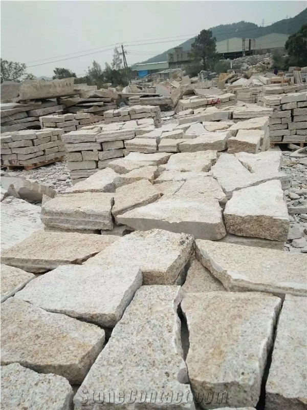 Rusty Yellow G682 Granite Natural Split Random Crazy Pavers Flagstone