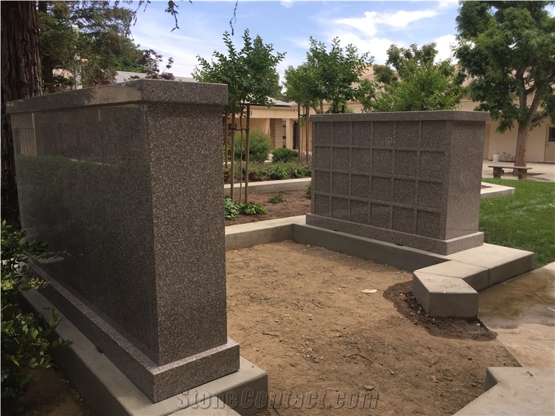 G635 China Light Oriental Pink Granite 32 and 24 Niche Columbarium