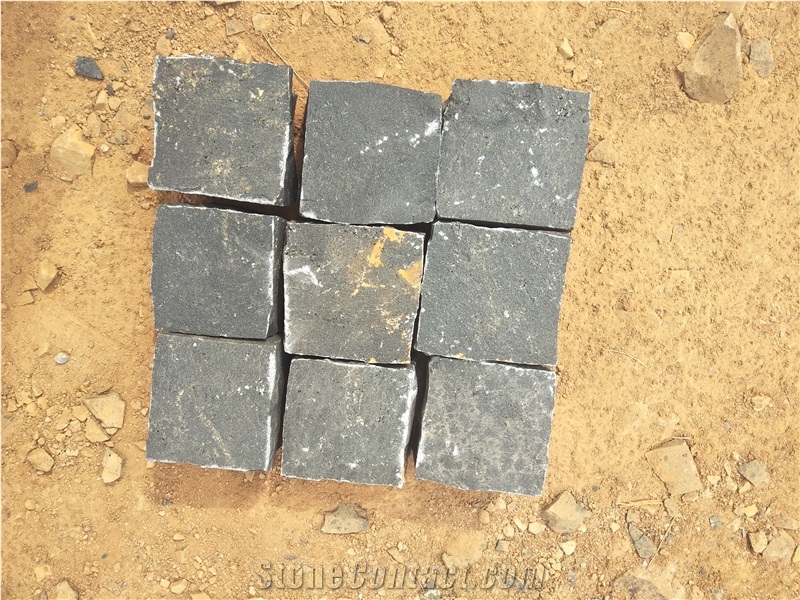 Black Basalt Granite Cobble Stone Natural Split
