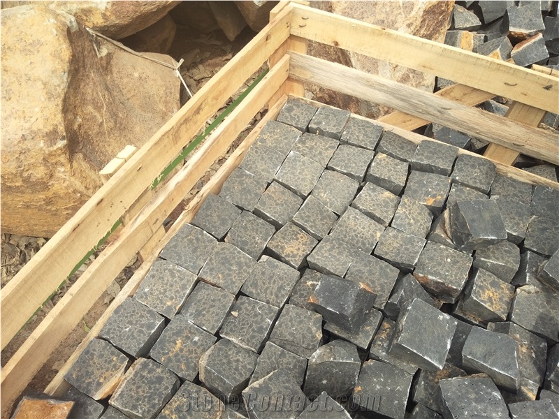 Black Basalt Granite Cobble Stone Natural Split