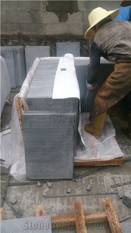 G654 Granite,China Dark Grey Granite,Black Sesame Granite Tiles&Slabs