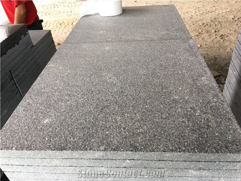 China Green Porphyry Flamed Outside Paving Tiles