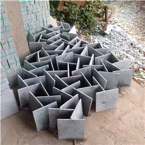 Piscina De Pedra Hijau Lisa E Hitam, Sukabumi Green Tuff Pool Coping