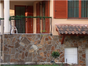 Rula Gneiss Building, Wall Cladding