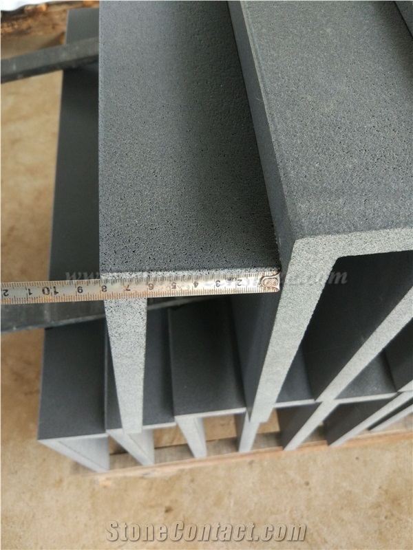 L Shape Black Basalt Steps, Winggreen