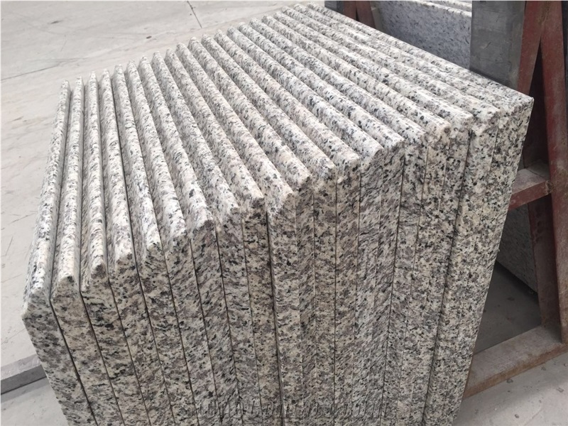 China Cheap Gold Granite Stone Custom Vanity Top