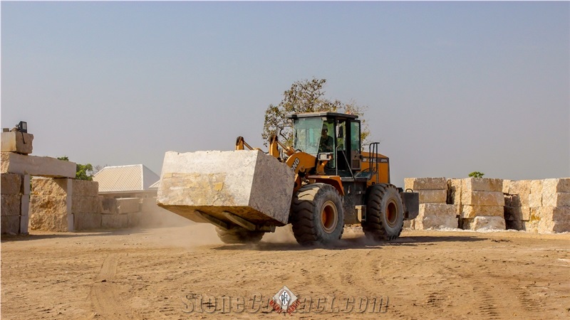 Gitata Gold Granite Block, Pegmatite Granite Block