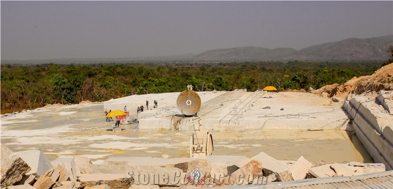 Gitata Gold Granite Block, Pegmatite Granite Block
