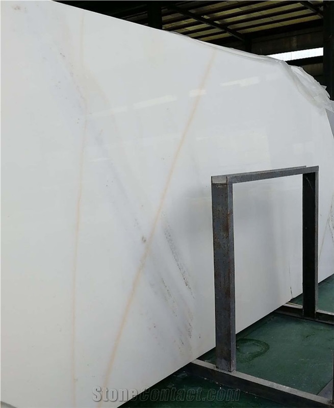 China White Marble Tiles With Gold Vein