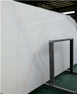 China White Marble Tiles With Gold Vein