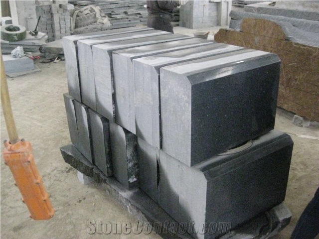 G654 Padang Dark Granite Kerbstone Sidestone