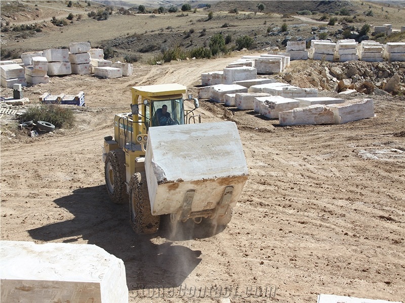 Sivas Medium Travertine Blocks