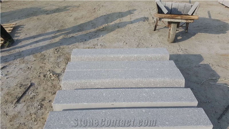G375 Grey Granite Flamed Slant Curbstones