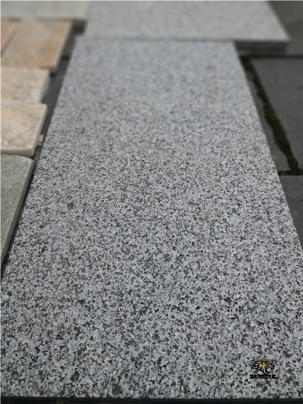 G633y Dark Grey Granite Flamed Floor Tiles