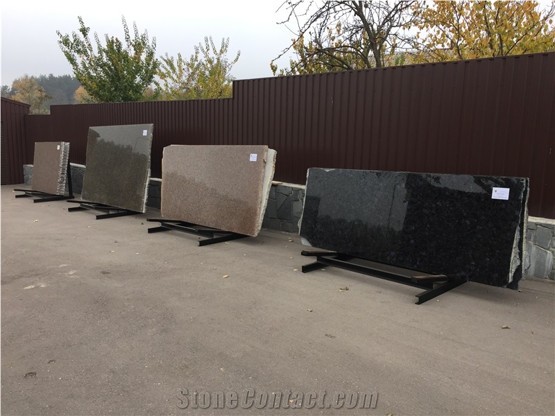 Chovnovske Granite Slabs