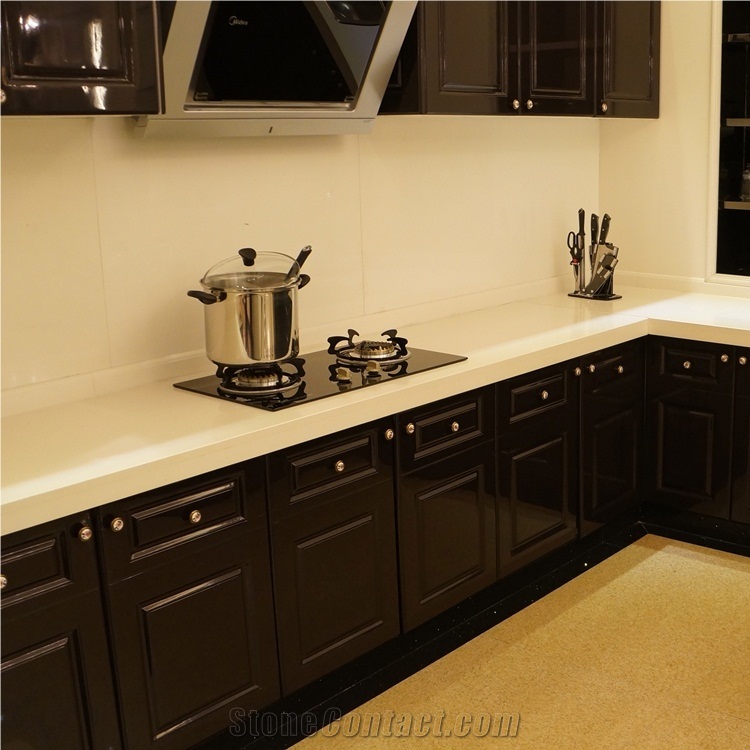 Glacier White Quartz Kitchen Countertops