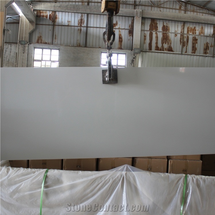 Pure White Quartz Kitchen Countertops