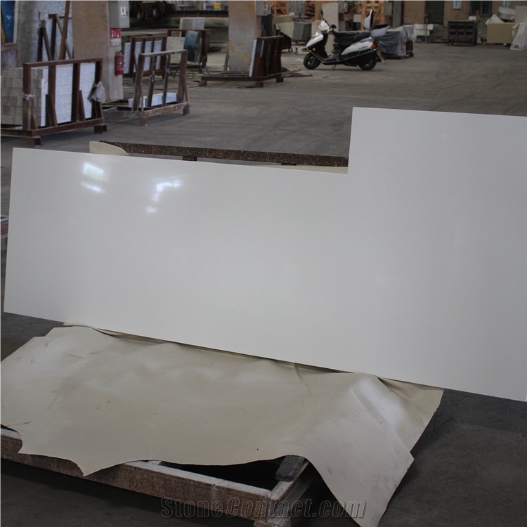 Pure White Quartz Kitchen Countertops