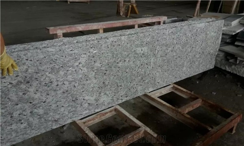 India Emerald White Granite Tiles on Sale
