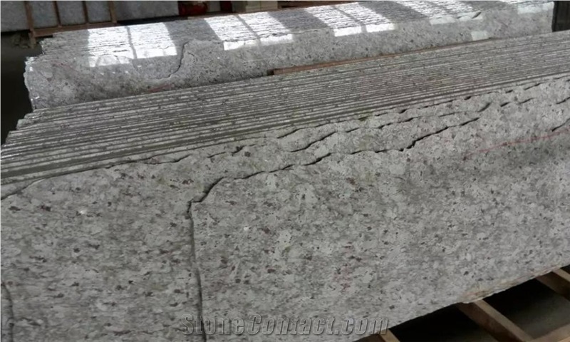 India Emerald White Granite Tiles on Sale