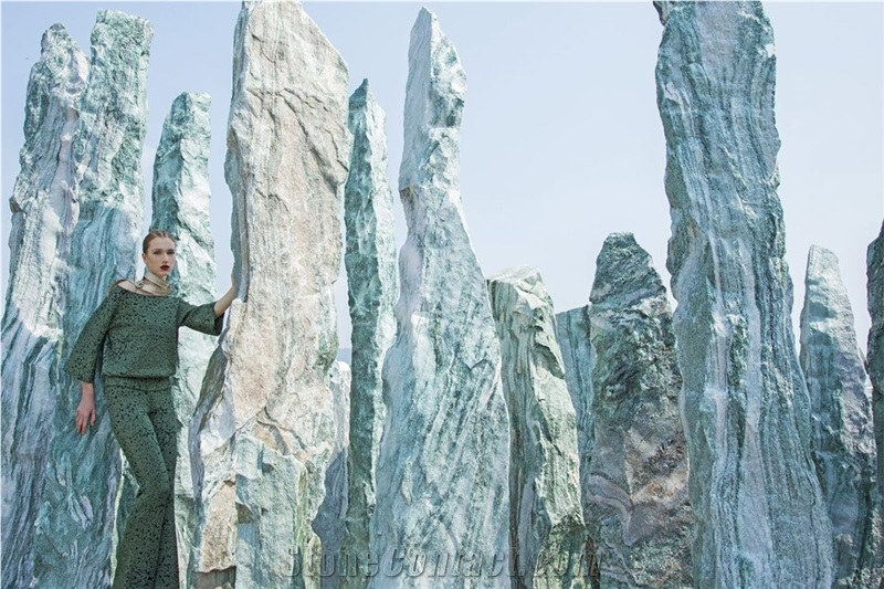 Punto Laponia Green Stone Monolith
