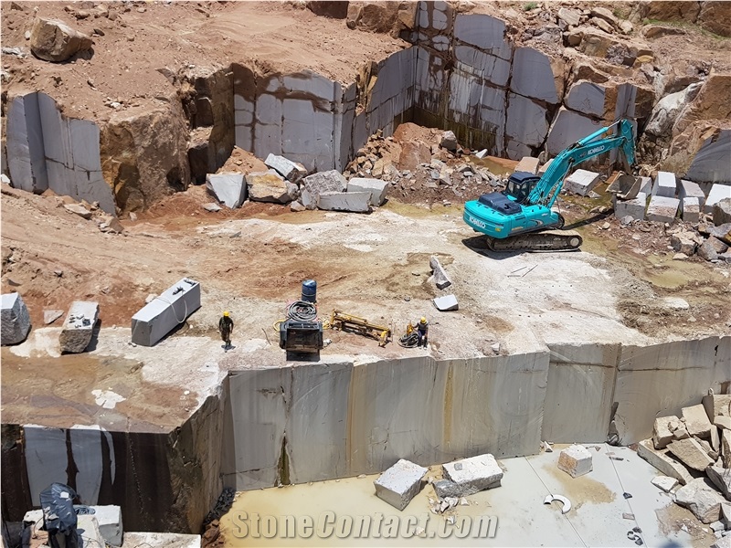 Brunette Brown Granite Blocks