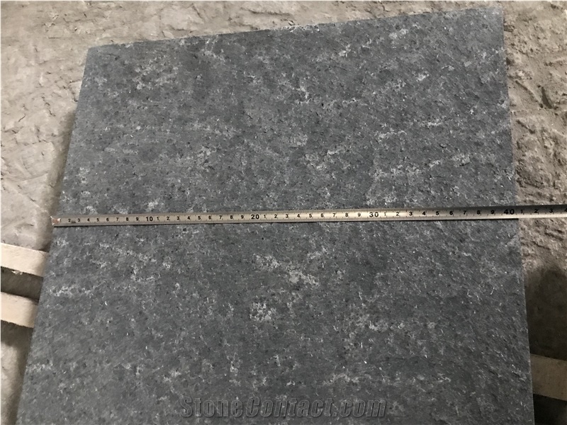 Flamed and Brushed Black Basalt Paving Tile Floor