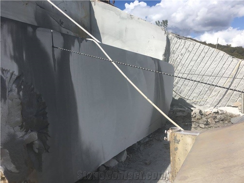 Agrinio Grey Sandstone-Titanium Grey Sandstone Blocks