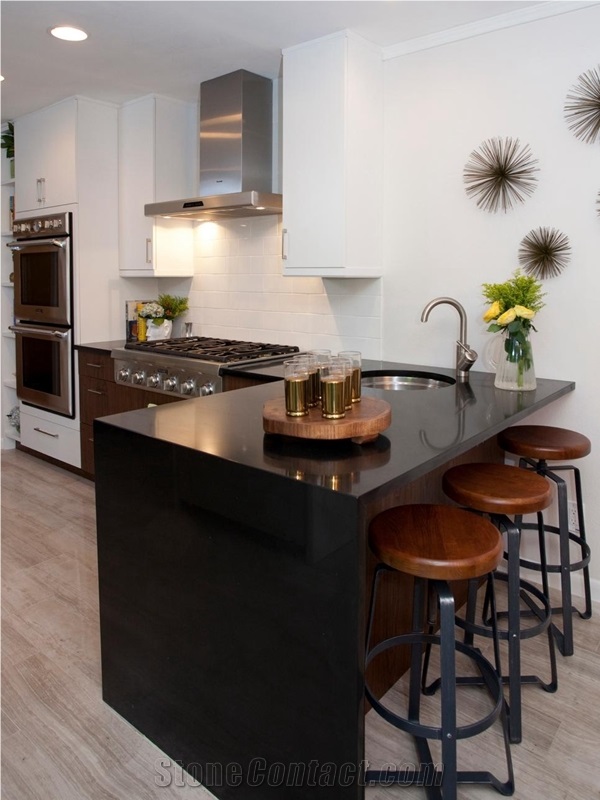 China Absolute Black Quartz Slabs 320x160cm